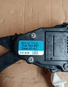 Pedał potencjometr gazu VW Touarg 7L6723507 4