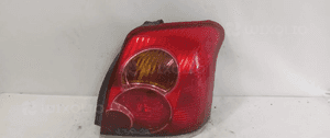 Tyl tylna lampa prawa toyota avensis T25 1