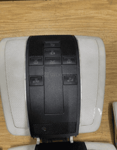 Mercedes e 207 e 212 lampka podsufitki dachowa pod szyber i bez 5