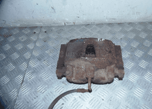 Zacisk prawy przód jeep wk grand cherokee 3.0 1