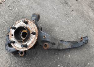 Zwrotnica piasta prawy przód AH22-3K186 Land Rover Discovery 4 IV 1