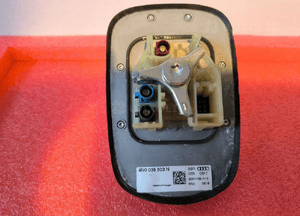 Audi OE Antena dachowa GPS 4N0035503N Kolor Biały S9R 3