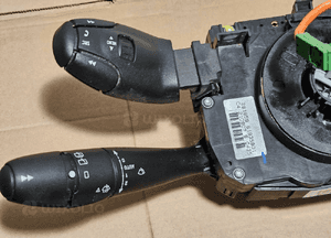 Peugeot 407 SW kombi przelacznik pod kierownice tasma 966113304XT 966113302XT 5