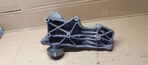 Podstawa łapa alternatora Audi A4 B6 1.6 06B903143L 6