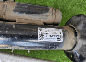 Zwrotnica wahacz amortyzator bmw 8 G16 6884385 4