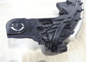 Citroen C5 aircross lampa prawa przód 9818005080 4