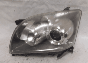 Przod przednia lampa lewa toyota avensis 1
