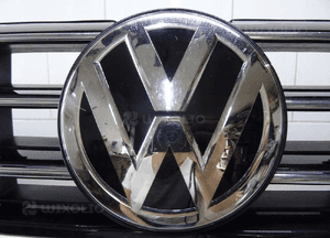 Zderzak przedni VW Jetta 5C6 lift 4xPDC 8