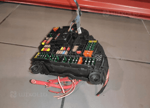 Bmw 5 F10 F11 3.0D N57 moduł skrzynka bezpieczników wtyczki 9210857 2
