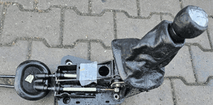 Peugeot 307  1.6   16V linka linki zmiany biegów lewarek wybierak 9650994680 9646866780 3