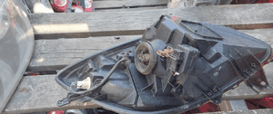 .  PRZOD PRZEDNIA LAMPA PRAWA TOYOTA YARIS 2 2