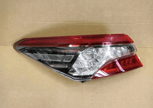 Lampa lewa tylna lewy tył toyota camry viii led ciemna 17- 1
