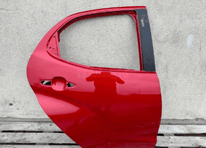 Drzwi tyl tylne prawe toyota yaris iv 4 2020- bardzo ladne orginalne 1