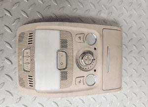 Audi A4 B8 oświetlenie kabiny lampka podsufitki 8T0947135H 1