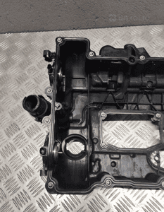 Bmw F22 F30 F34 F36 pokrywa zaworów 7633630 7588412 12