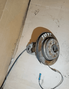 Zwrotnica piasta prawy tył tylna prawa wahacze BMW 5 E39 3.0D 2