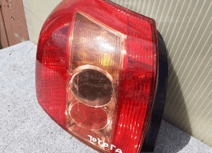 Toyota corolla E12 hb hatchback lift lampa tył tylna lewa wysyłka! 2