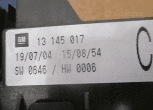 Skrzynka bezpieczników opel astra h 13145017 3