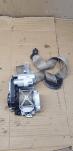 Pas bezpieczeństwa napinacz lewy przód przedni lewy Mercedes GL X166 W166 A1668601300 1