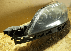 Mazda 3 lampa przód przednia lewa 3