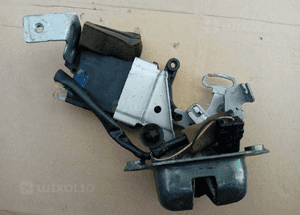 Subaru Outback zamek klapy tyl 99-04 1