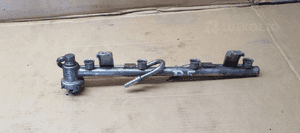 Listwa wtryskowa VW Passat B5 1.8 058133681B 2