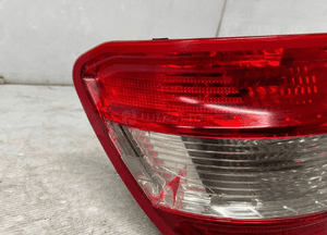 Mercedes c-klasa W204 lampa lewy tył 2