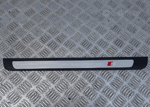 Listwa progowa drzwi przód Audi A4 8K 8K0853373 LEWY PRZOD RADOM 1