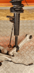 BMW F10 F11 ZWROTNICA AMORTYZATOR LEWY PRZÓD PRZEDNIE 6775769 6797765 6