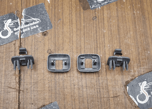 Uchwyt 8E0857563 Mocowanie Słonecznik Haczyk Podsufitka PlatinHell Aqua Osłona Słoneczna Daszek AUDI A4 B6 B7 30