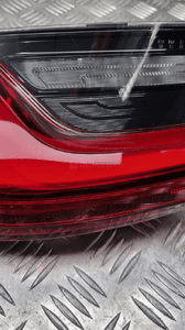 Bmw G21 lampa lewa tył tylna w błotnik 7442757 4