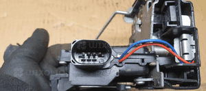 Zamek lewy tył tylny lewy Audi A4 B6 4B0839015D 5