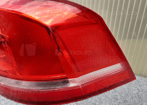 Lampa tył tylna prawa vw passat B7 oryginał 3