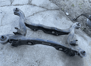 mercedes CLA 118 A177 AMG wahacz Piasta  amortyzator drazek tylne tylny 19