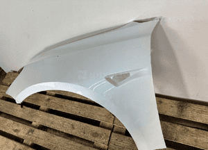 Blotnik przod przedni lewy tesla model 3 iii bardzo ladny 3