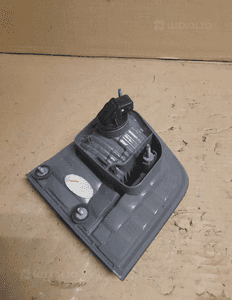 Lampa lewy tył toyota avensis T27 3