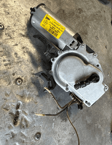 MERCEDES VITO VIANO 639 silnik wycieraczki mechanizm  tylnej  klapy ramie 3