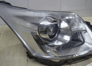 LAMPA prawa PRZÓD TOYOTA AVENSIS T27 05-12 3