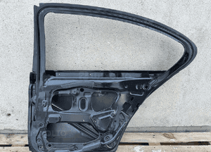 Drzwi tyl tylne prawe bmw 5 F10 2010- sedan bardzo ladne 5