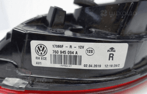 Lampa prawa prawy tył vw touareg iii 760945094A 7