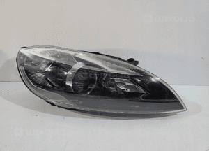 VOLVO V40 Lampa Xenon R - 13686 1
