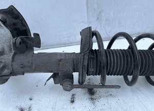 VOLVO V40 II 2.0 D3 MCPERSON PRAWY PRZÓD 31360946 7