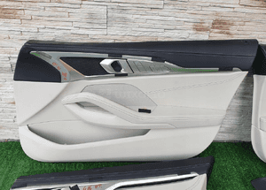 Tapicerki tapicerka drzwi bmw 6 G16 2