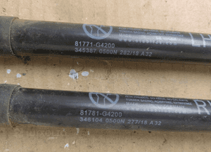 SIŁOWNIKI KLAPY BAGAŻNIKA 81771G4200 81781G4200 Hyundai I30 III KOMBI 2