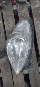 Przod przednia lampa prawa citroen xsara picasso 1