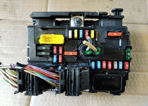 Peugeot 207 Citroen C3 DS3  1.4 modul sterownik BSM R08 9667199680 1