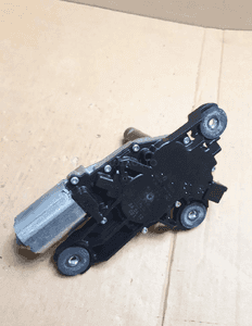 VOLVO V50 SILNICZEK WYCIERACZKI 0390201823 1