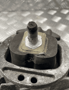 Bmw F22 F23 F32 F36 zawieszenie poduszka silnika prawe 6859408 2