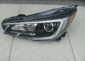 Subaru legacy outback v 2018-LAMPA lewa soczewka led ładna 2