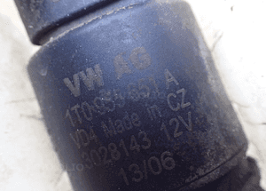 ZBIORNICZEK SPRYSKIWACZY SEAT ALTEA VW GOLF V 1K0955453Q RADOM 3